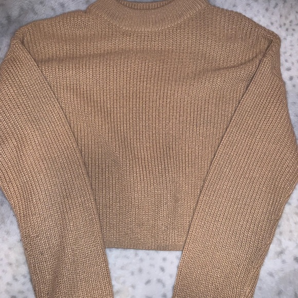 Cute beige sweater - Picture 2 of 2